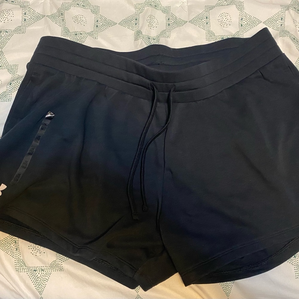 Womens 1X Under Armour shorts